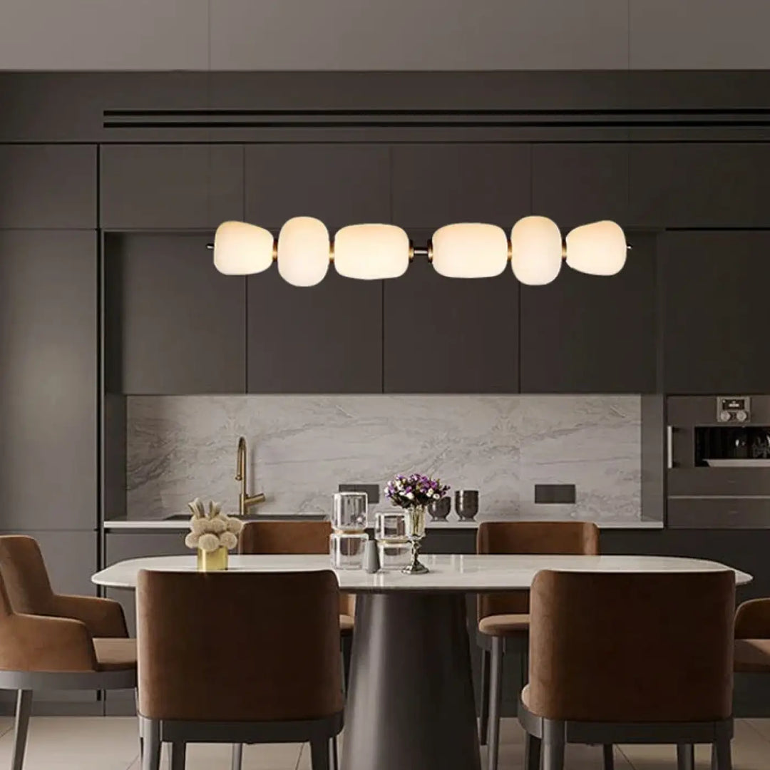 Suspension luminaire avec boules en verre et support en laiton chic
