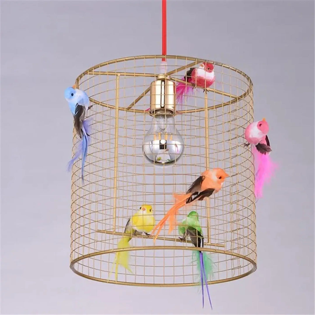 Suspension luminaire cage dorée avec oiseaux décoratifs chic