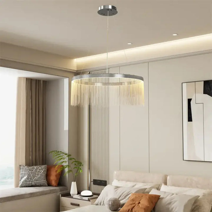 Suspension luminaire cercle avec chaînettes brillantes argentées