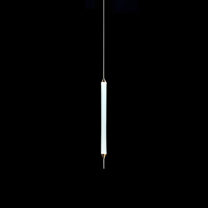 Suspension luminaire orsen en seule couleur blanche avec sources lumineuses cylindre minimaliste et pointe métallique