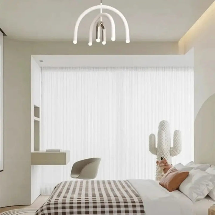 Suspension luminaire design en arcs arrondis