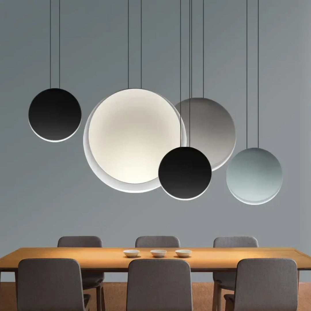 Suspension luminaire lunis avec abat-jours circulaires minimalistes en finition mate noire blanche et grise