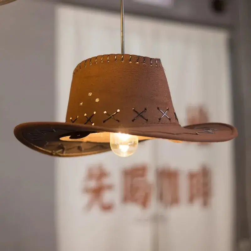 Suspension luminaire design chapeau western style vintage