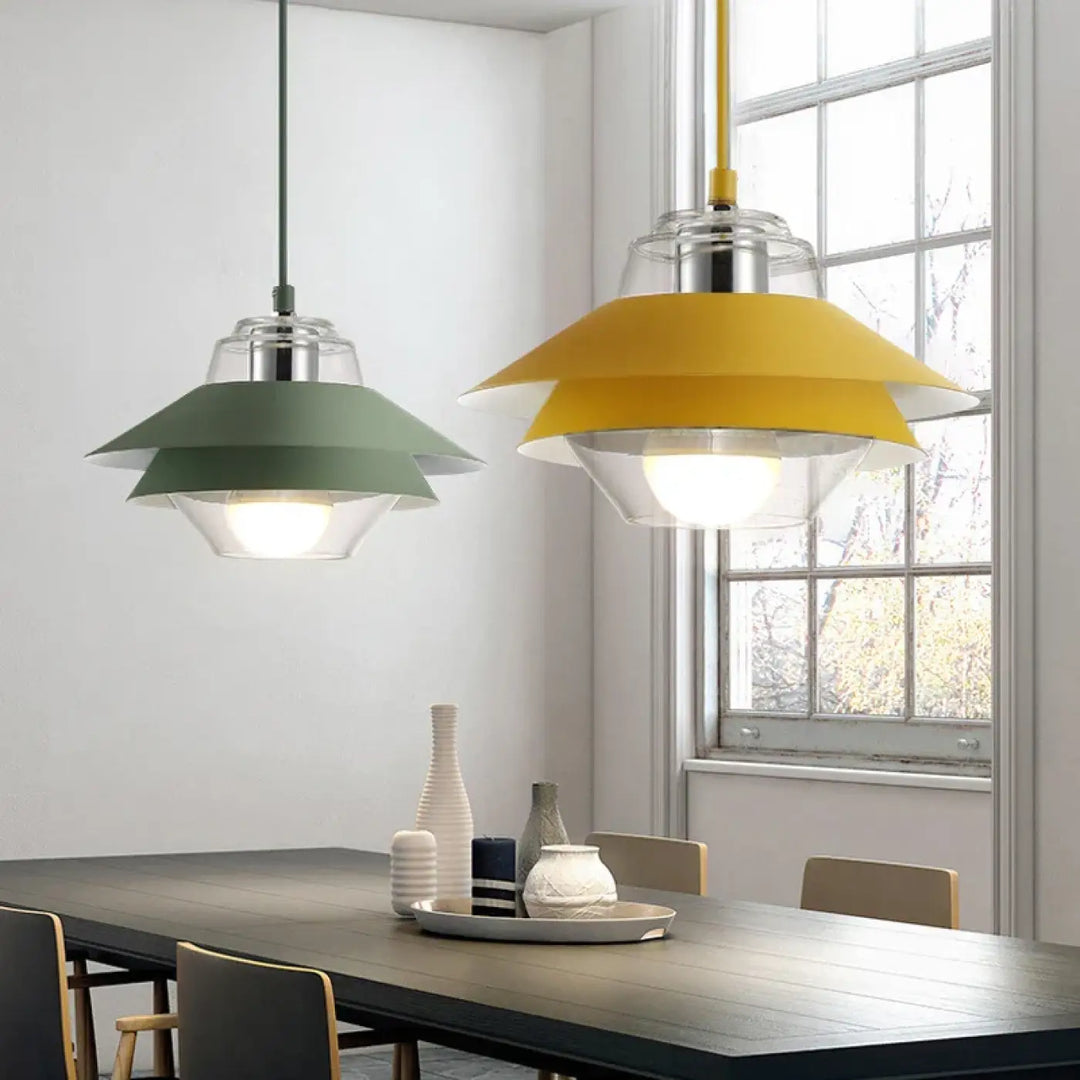 Suspension luminaire ariella avec abat-jours superposés mat jaune vif et vert sauge pour décoration intérieure moderne