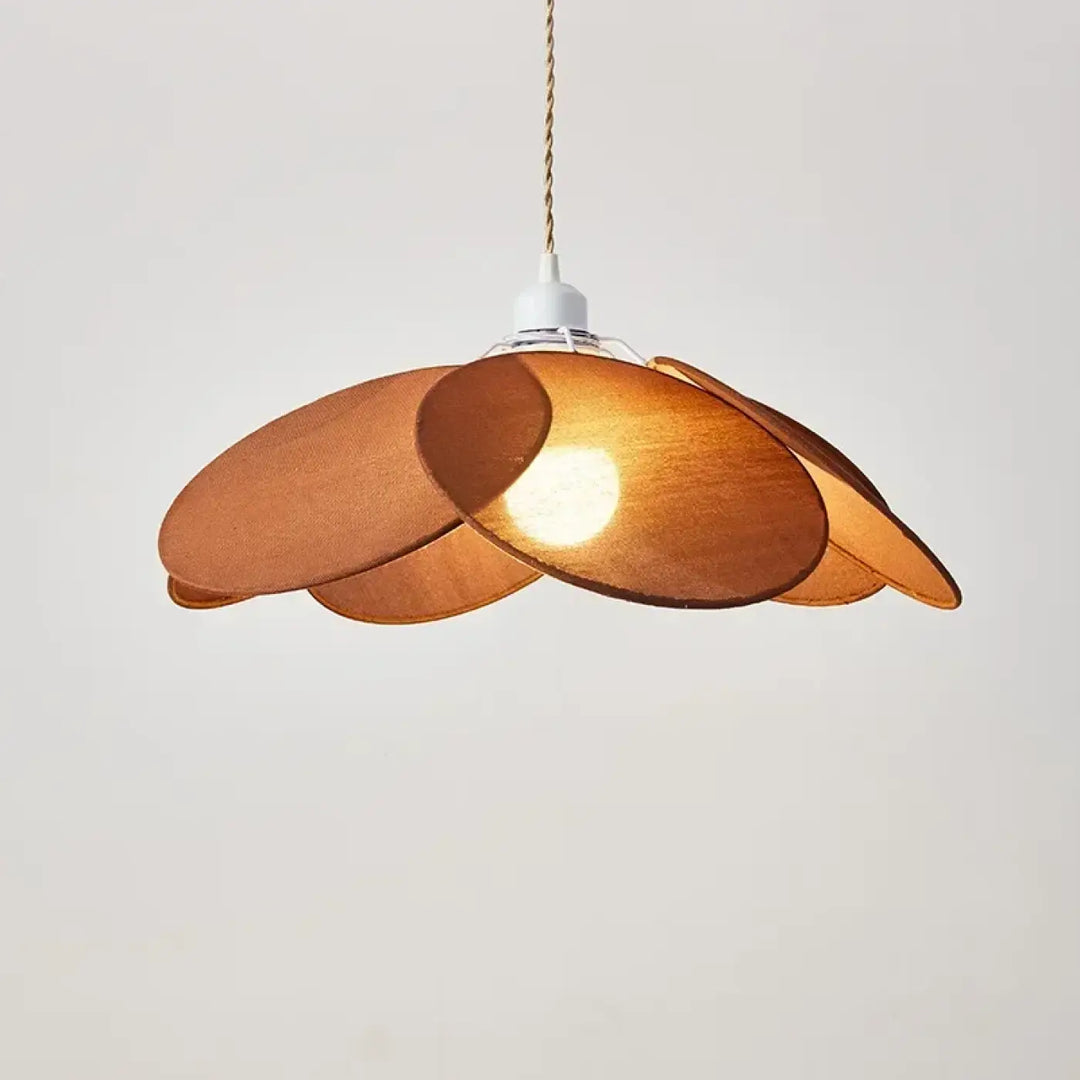 Suspension luminaire bloomy copper tonal en forme de pétales en tissu tissé avec une douce lumière chaleureuse