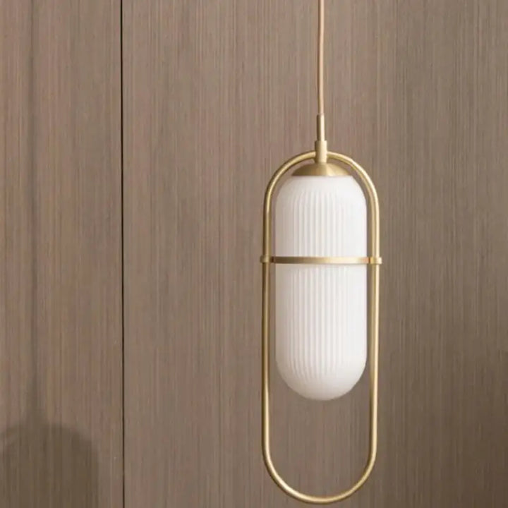 Suspension luminaire design moderne en métal doré et verre blanc

