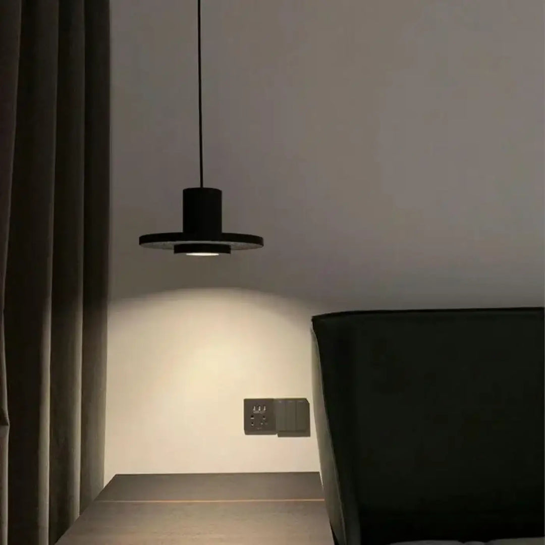 Suspension luminaire design moderne noir en métal élégant