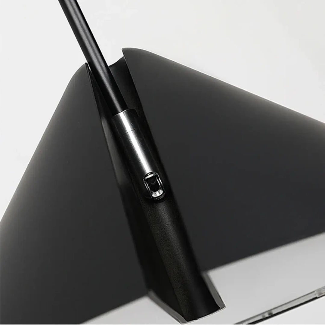 Suspension luminaire design noir forme conique élégante
