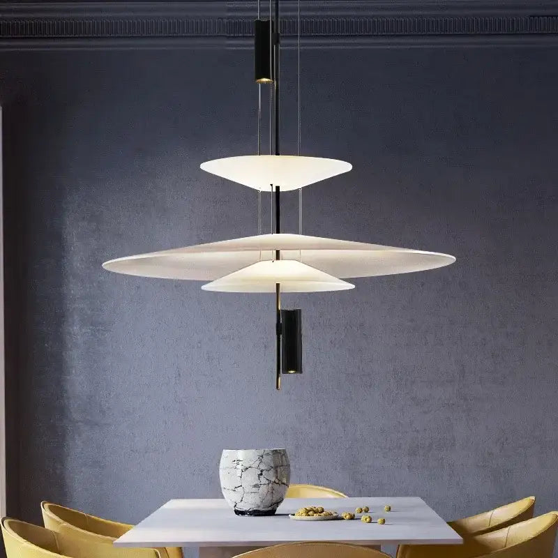 Suspension luminaire au design original blanc pour salon tendance

