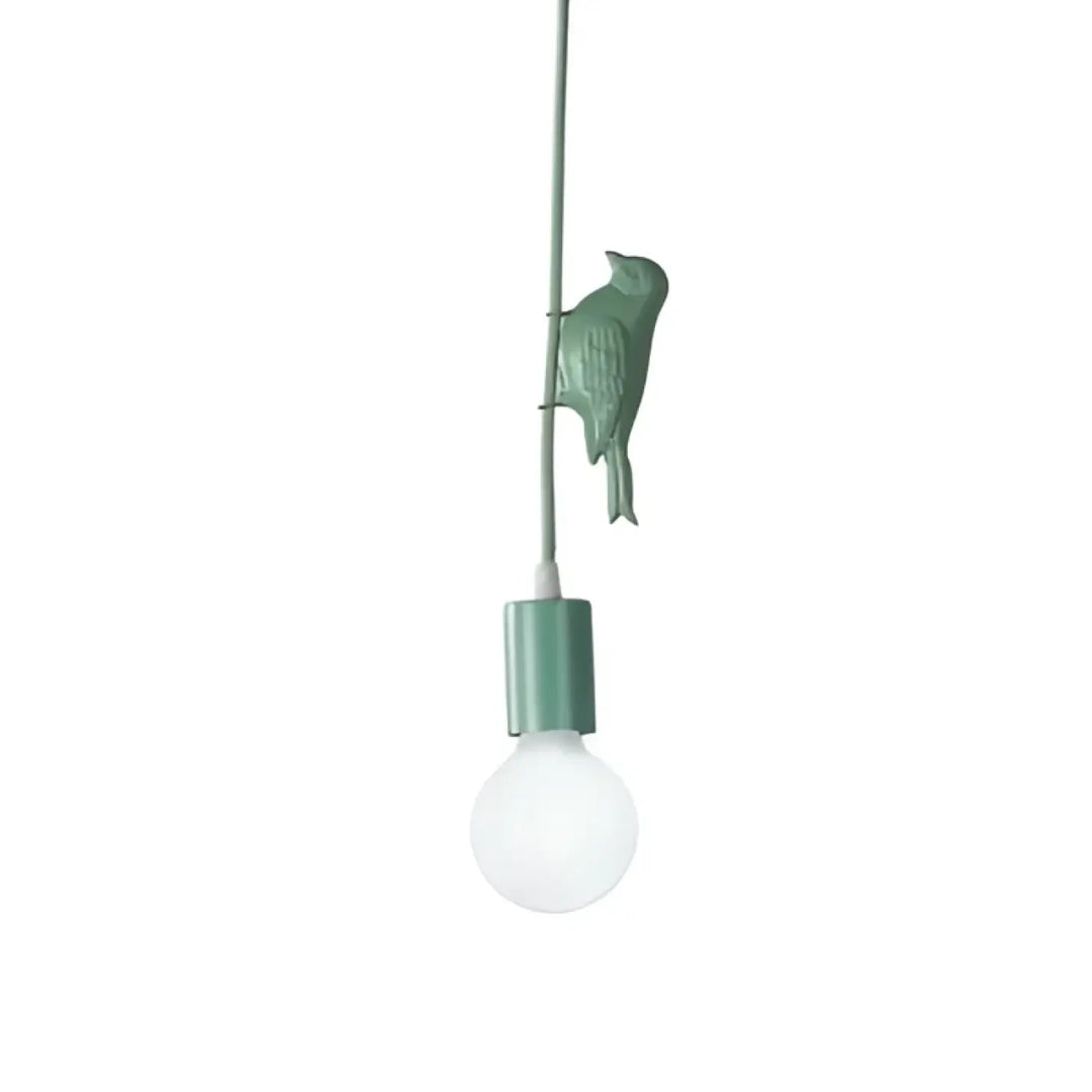 Suspension luminaire alya en forme doiseau vert mat avec douille cylindrique assortie et ampoule apparente pour chambre