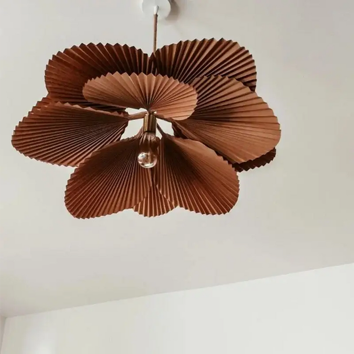 Suspension luminaire design pétales plissés brun naturel

