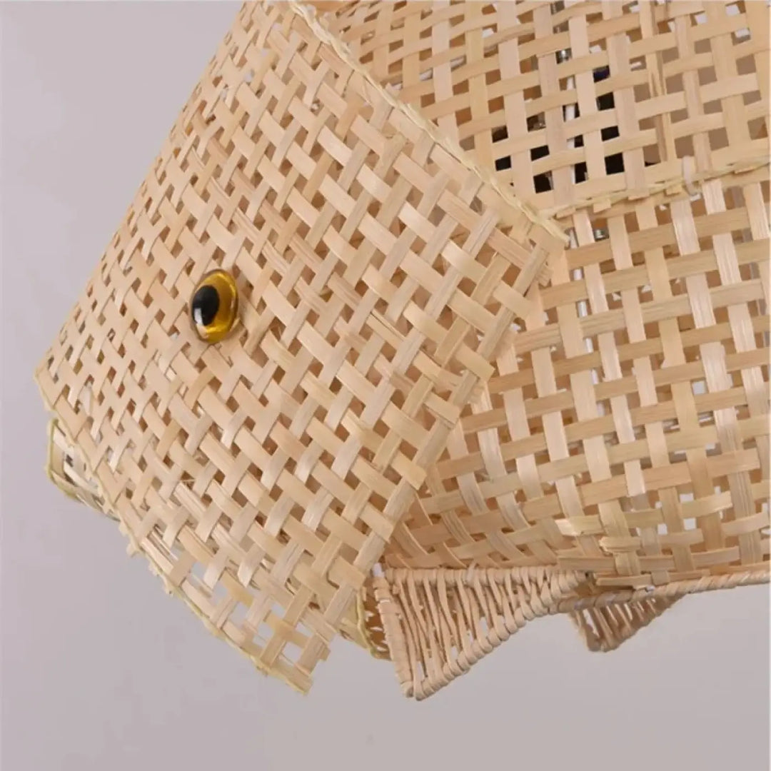 Suspension luminaire design poisson en osier naturel chic