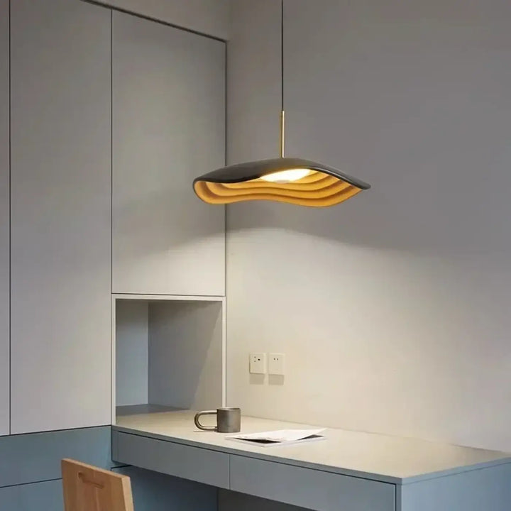 Suspension luminaire design sculptural effet bois moderne chic