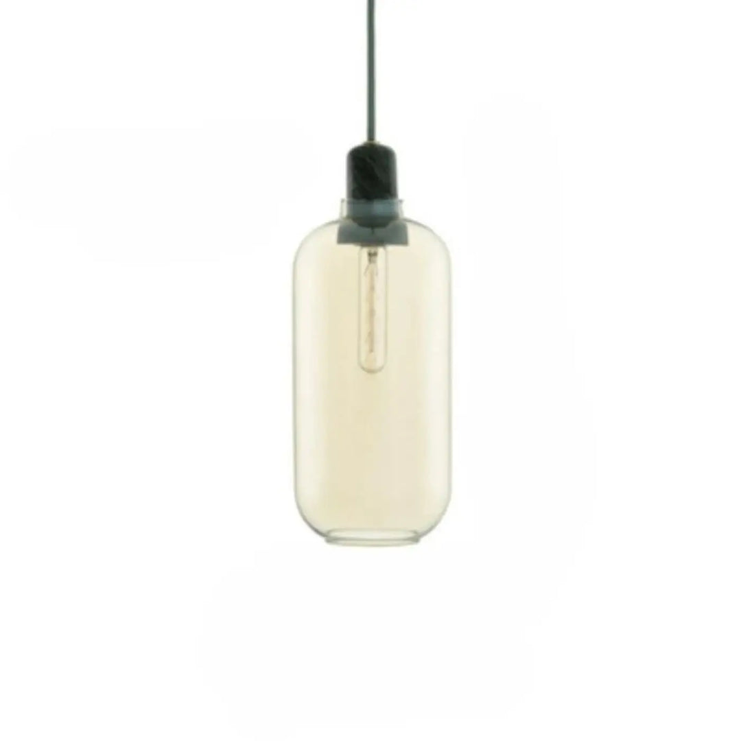 Suspension luminaire hyalis en verre teinté ambre avec formes arrondies et fixation métal noir minimaliste