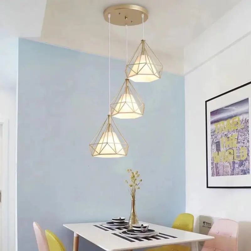 Suspension Luminaire Dorée En Forme De Diamant Moderne