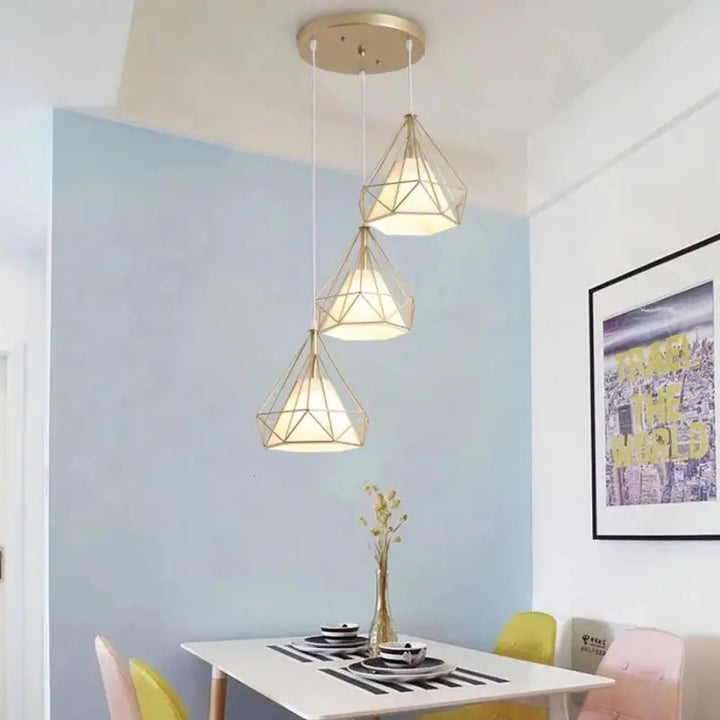 Suspension Luminaire Dorée En Forme De Diamant Moderne