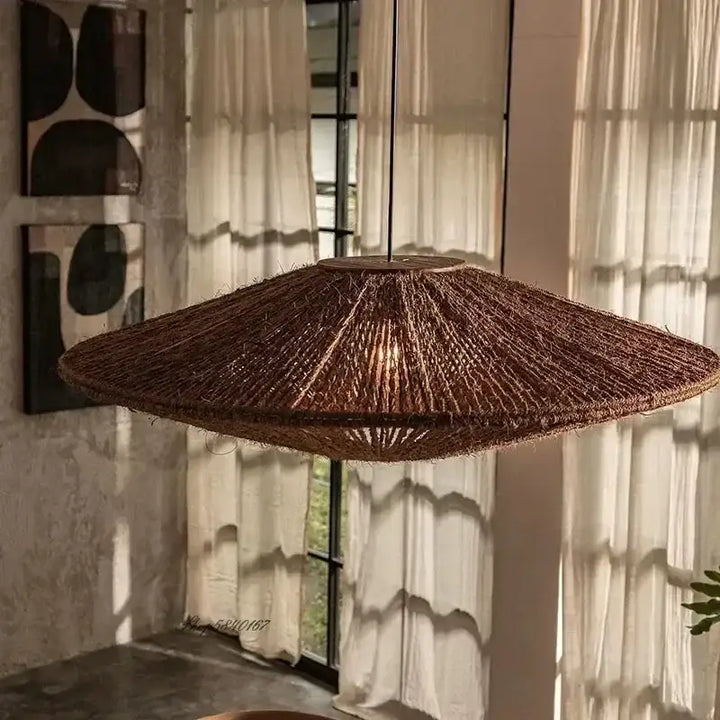 Suspension luminaire en rotin tréssé marron haut de gamme

