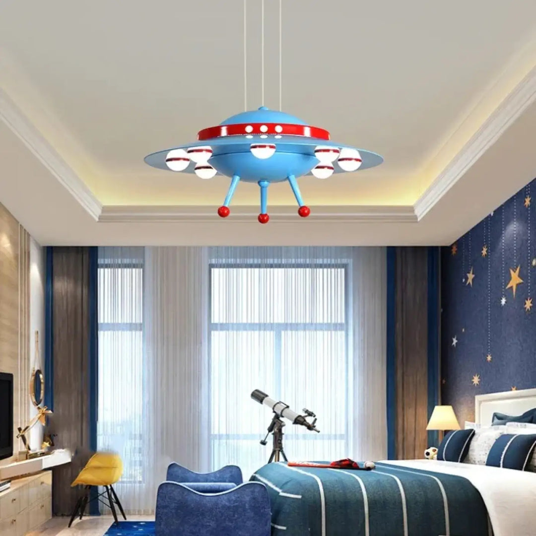 Suspension luminaire cosmolux bleu en forme de soucoupe volante avec accents rouges et lumières blanches circulaires