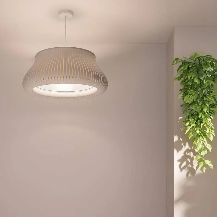 Luminaire suspension oblo gris avec abat-jour blanc côtelé en tissu et base circulaire élégante pour éclairage moderne