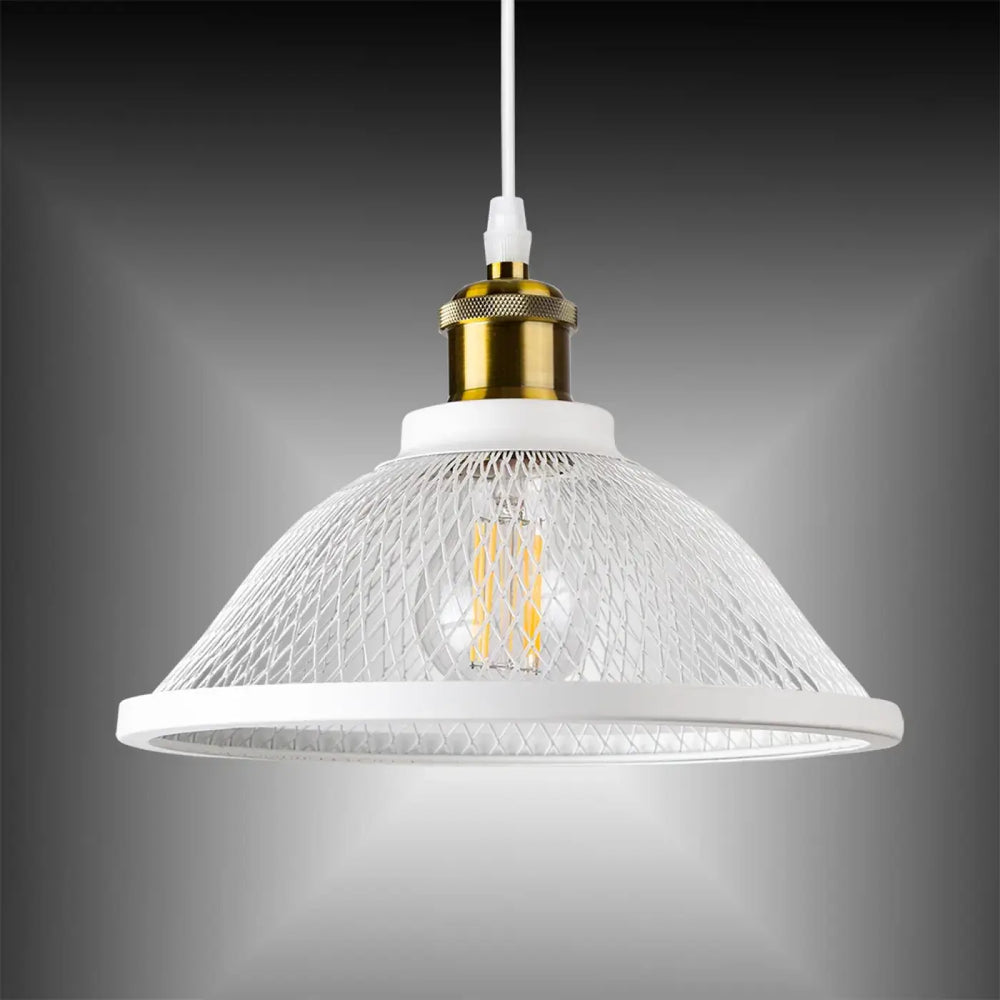 Suspension luminaire meshka en maille blanche avec douille finition laiton et ampoule led apparente