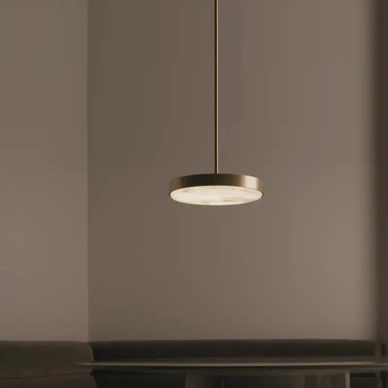 Suspension luminaire en métal avec lampe en marbre design