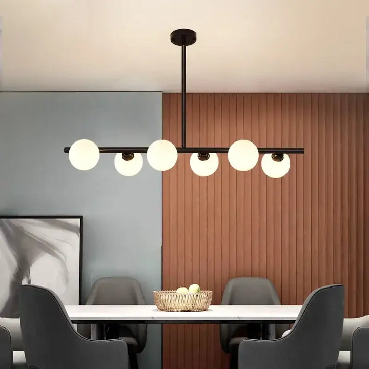 Suspension luminaire minimaliste noir et verre opalin chic