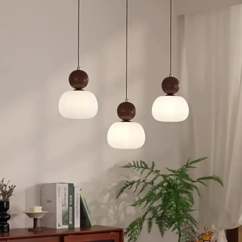 Suspension Luminaire Minimaliste en Verre et Bois Coloré

