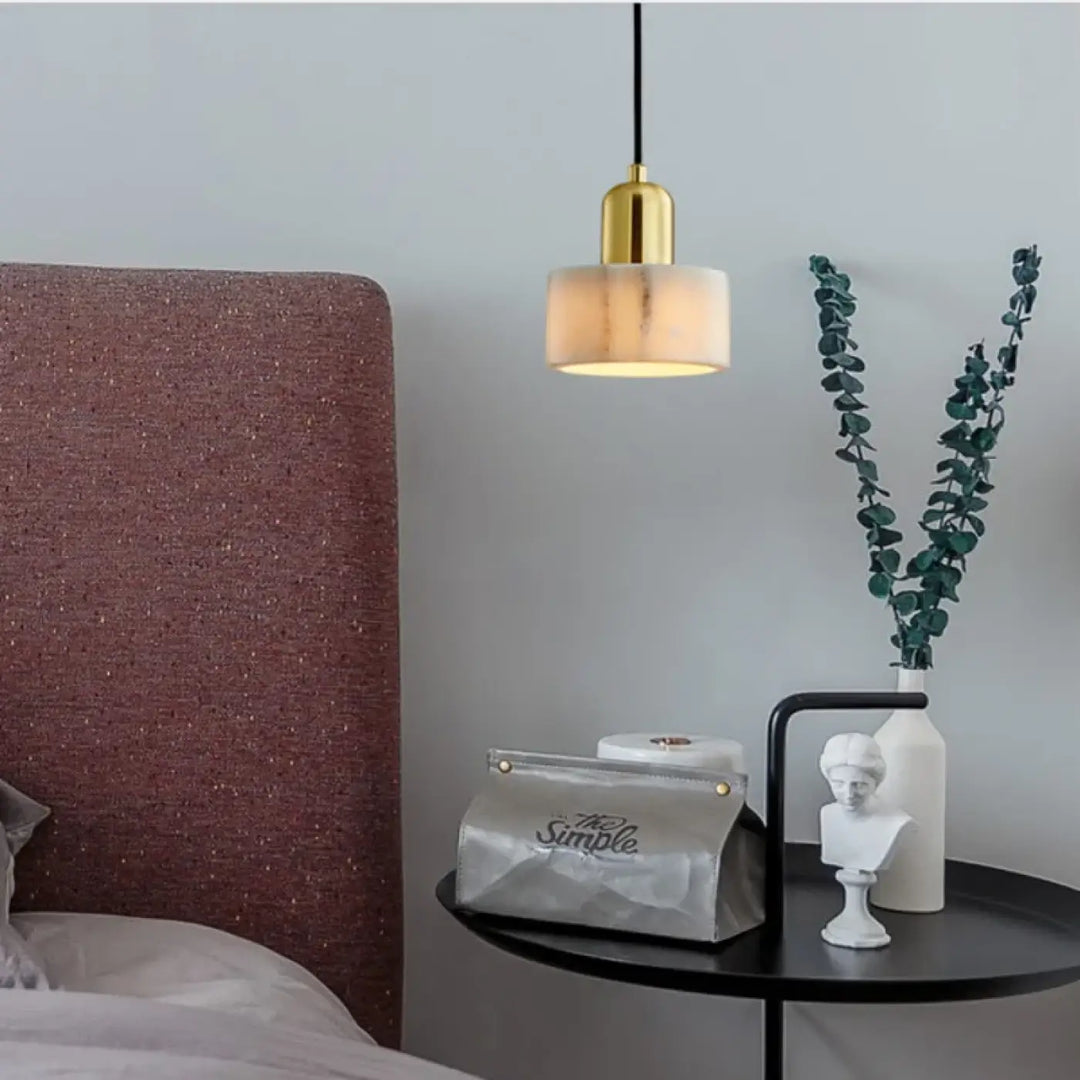 Suspension luminaire minimaliste vert ou blanc pour cuisine tendance

