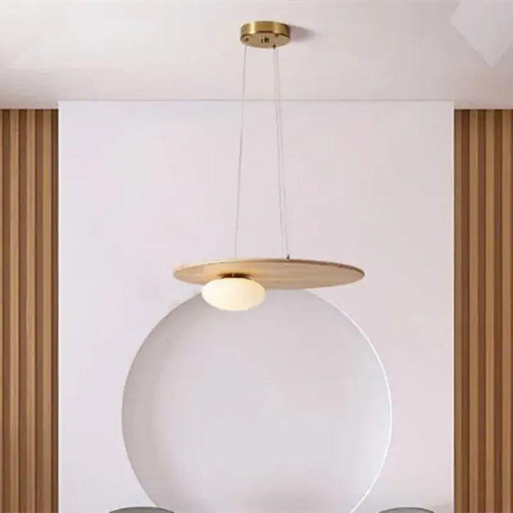 Suspension luminaire moderne en bois au style épuré naturel