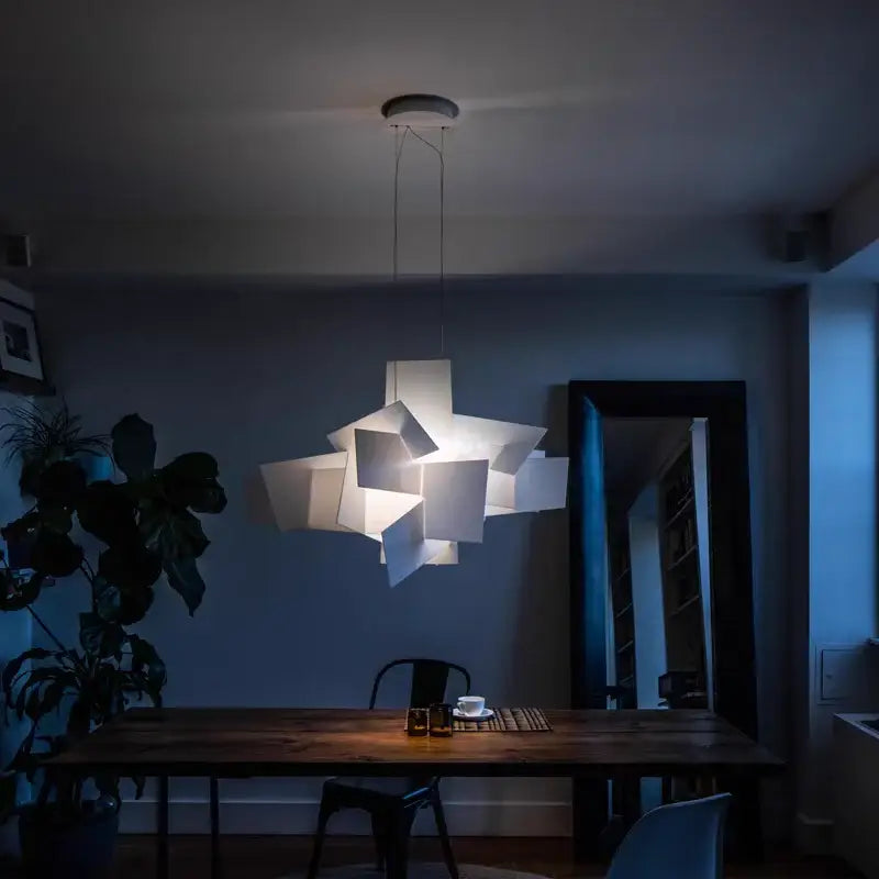 Suspension luminaire moderne design géométrique rouge ou blanc

