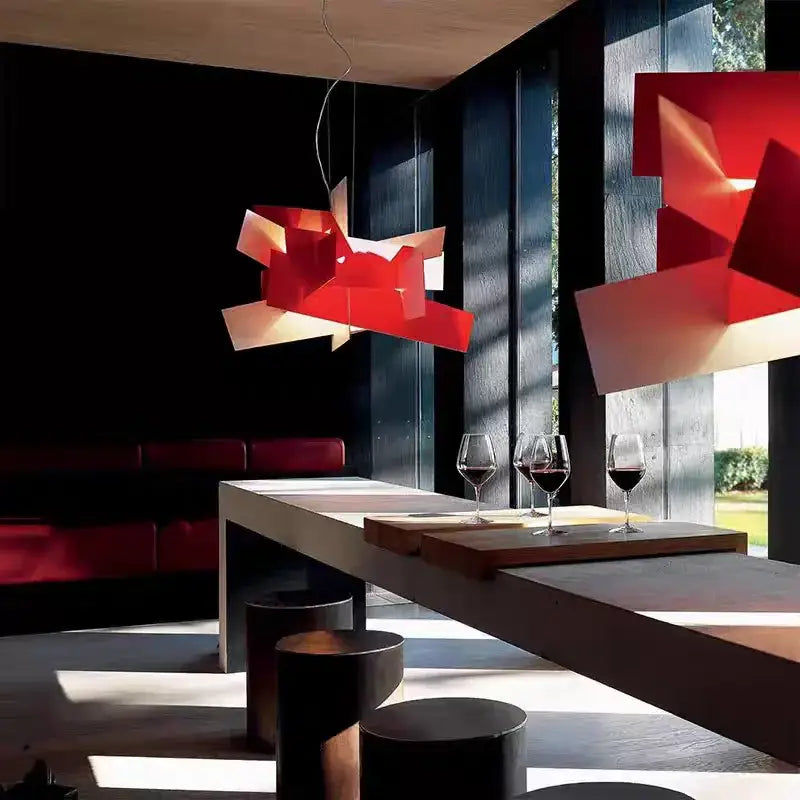 Suspension luminaire moderne design géométrique rouge ou blanc

