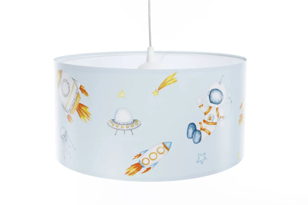 Suspension luminaire moderne bleu clair avec motifs fusées et illustrations spatiales en style aquarelle pour chambre enfant