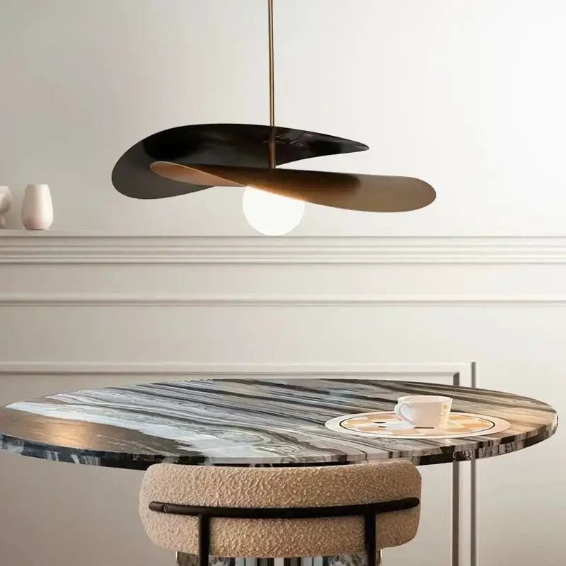 Suspension luminaire moderne noir et laiton minimaliste chic