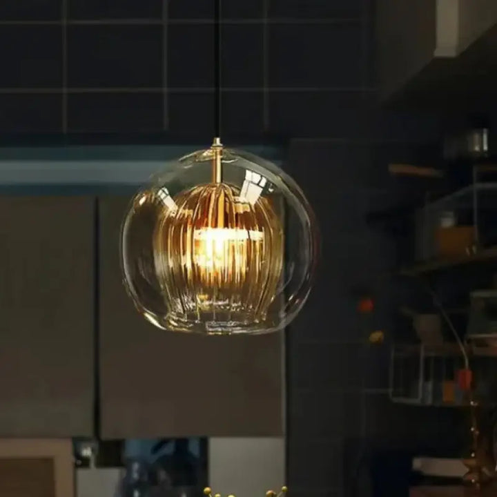 Suspension luminaire moderne en verre avec détail doré