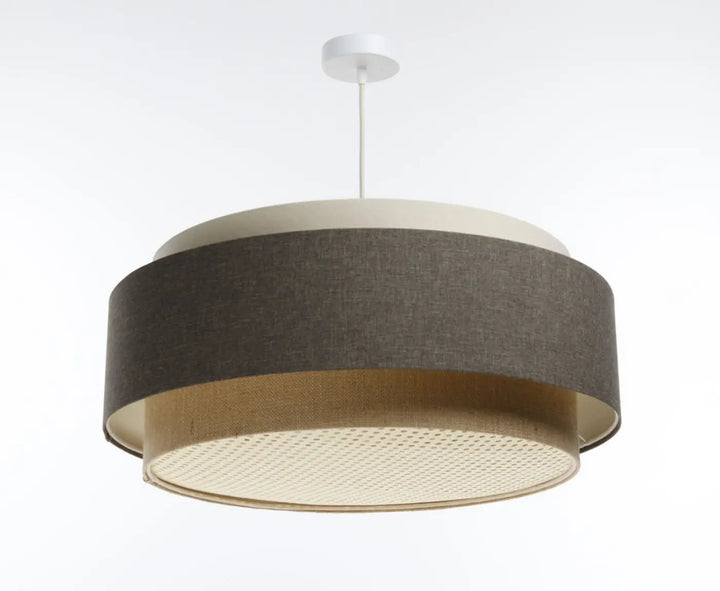 Suspension luminaire doblo boho elegant avec abat-jour en tissu gris foncé et base en maille perforée dorée