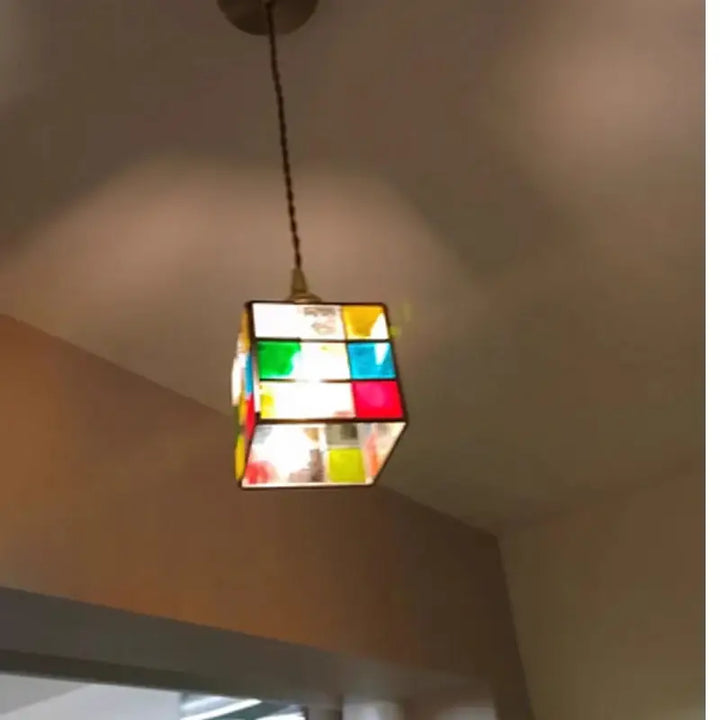 Suspension luminaire multicolore style contemporaine et moderne