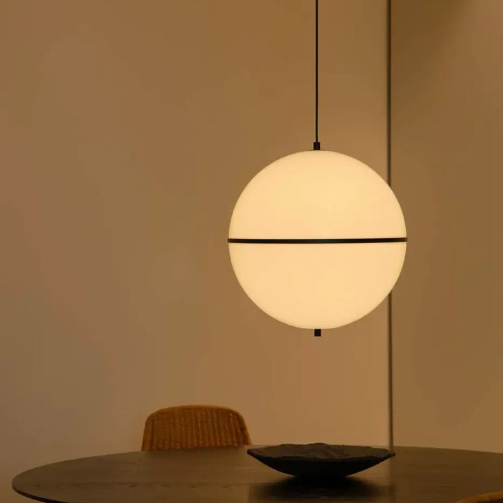 Suspension Dome M dans un intérieur