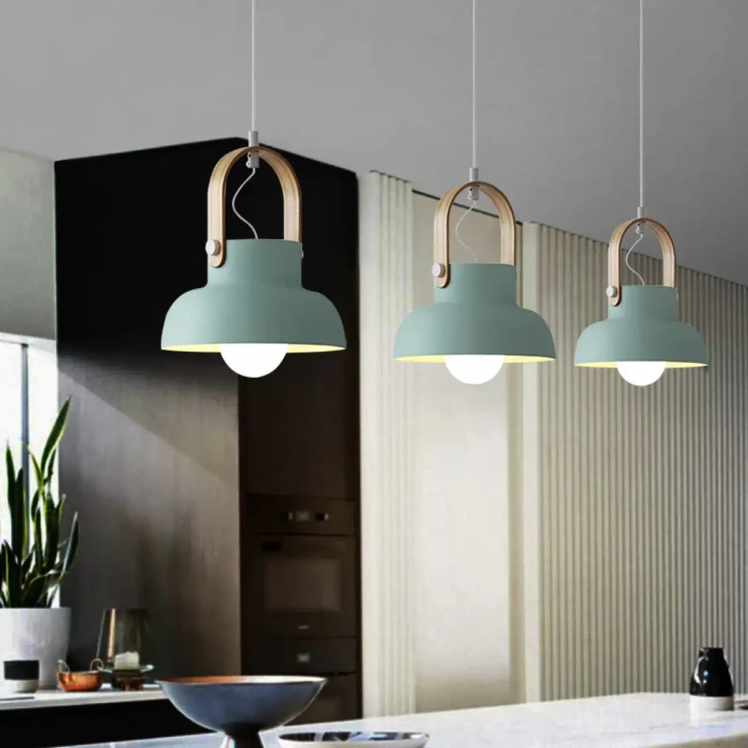 Suspension luminaire nordique vert pastel avec bois design