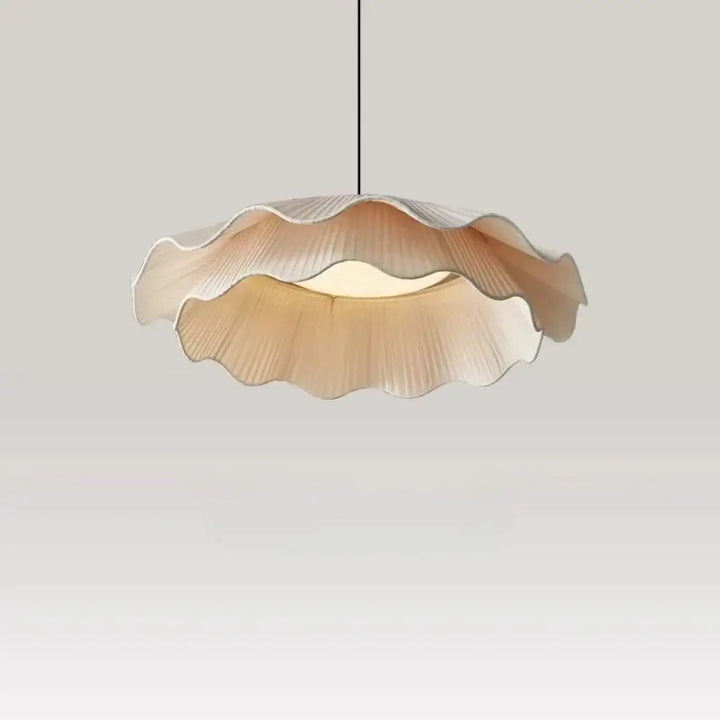 Suspension luminaire ondulée blanche en forme de fleur épuré