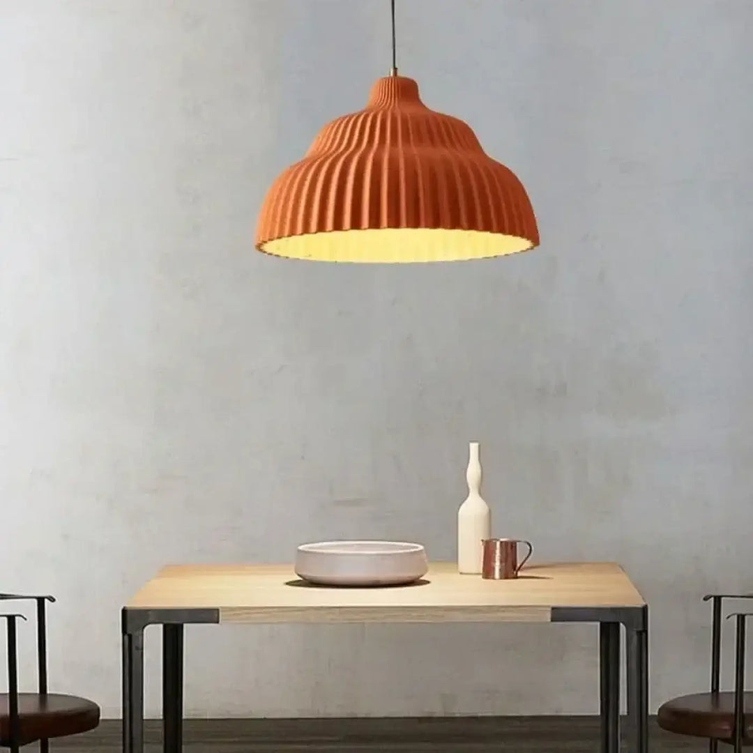 Suspension luminaire lunami orange terracotta en tissu plissé avec intérieur lumineux doux