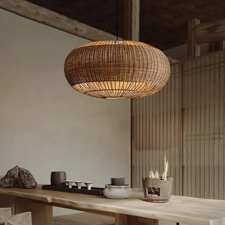 Suspension luminaire en rotin tressé design vintage en style naturel
