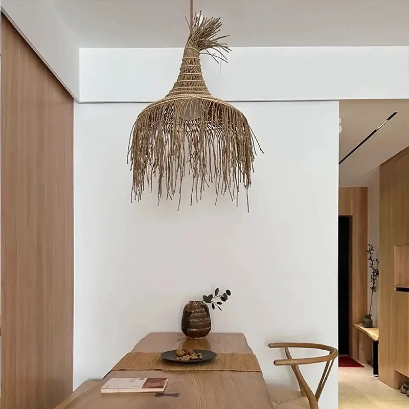 Suspension en lamelles bois design pour salon