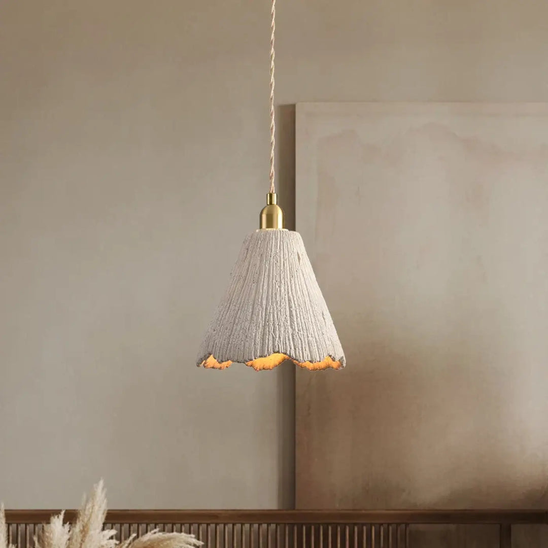 Suspension scandi chic ciment texturé et doré beige chic