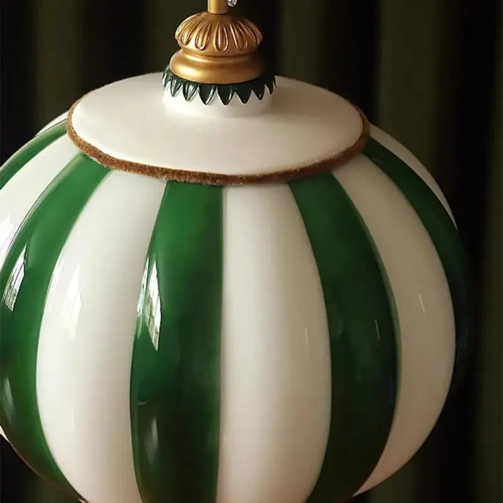 Suspension luminaire sphère en verre rayé vert et blanc élégante
