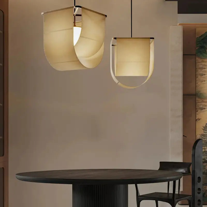 Suspension luminaire style asiatique en tissu beige et métal