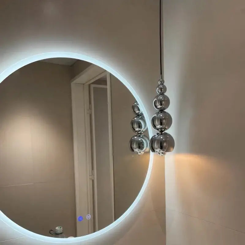 Suspension luminaire au style moderne en forme de totem vertical

