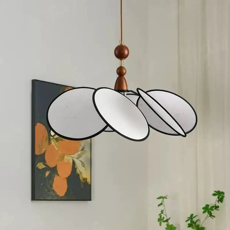 Suspension luminaire en tissu design scandinave au style épuré