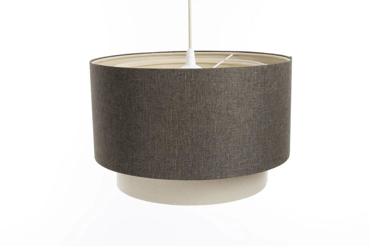 Suspension luminaire graphite en tissu texturé gris foncé avec base blanche et cordon suspendu du modèle duo rattan
