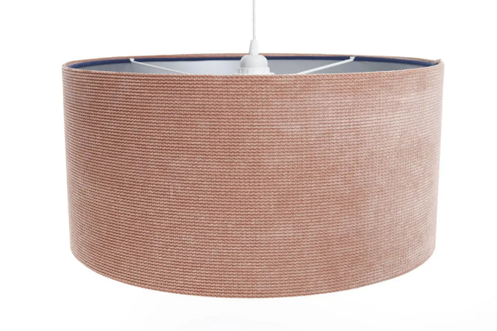 Suspension luminaire beige en tissu rose avec intérieur bleu marine style moderne chic glamour structural velour