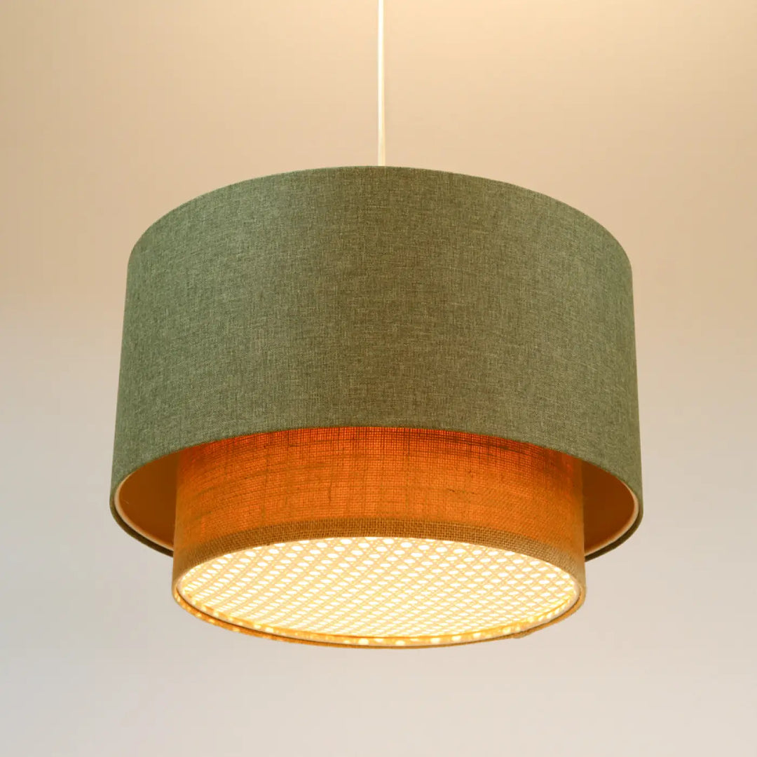 Suspension luminaire duo rattan vert gris beige écru avec double abat-jour texturé et diffuseur en maille tressée